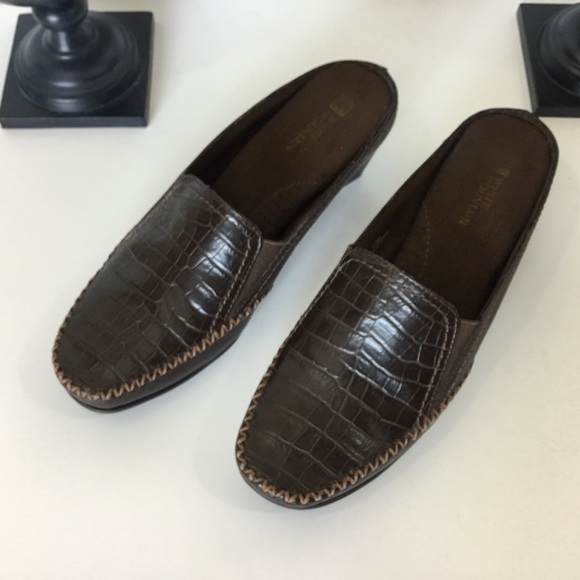 White Mountain Gazebo Brown Leather Mules, 7 1/2M - Picture 1 of 6